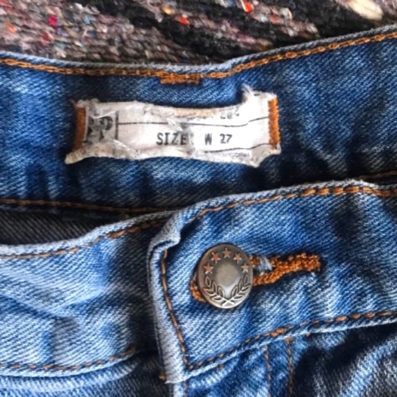 Free People Distressed Jean Shorts sz 27 - Picture 4 of 4